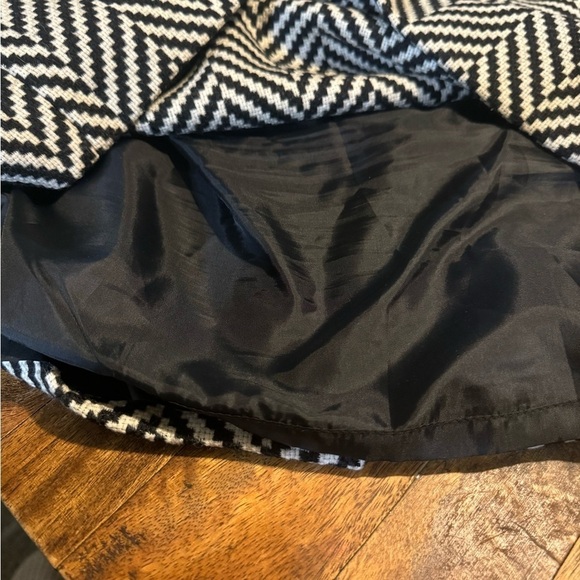 Talbots 100% wool skirt black and white excellent condition size 14 petite. - Picture 3 of 11